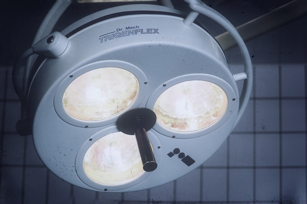 如何预测和避免在新游戏中可能出现的技术支持辅助问题